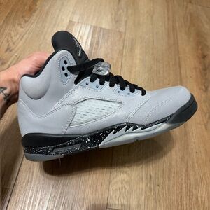 Jordan Retro 5 Wolf Grey